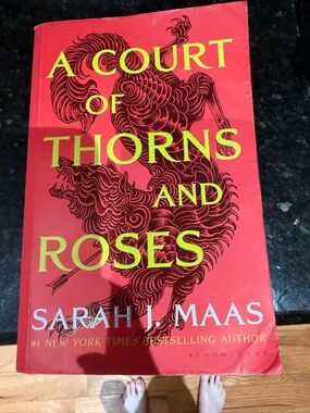 A Court of Thorns and Roses by Sarah J. Maas - Red Cover